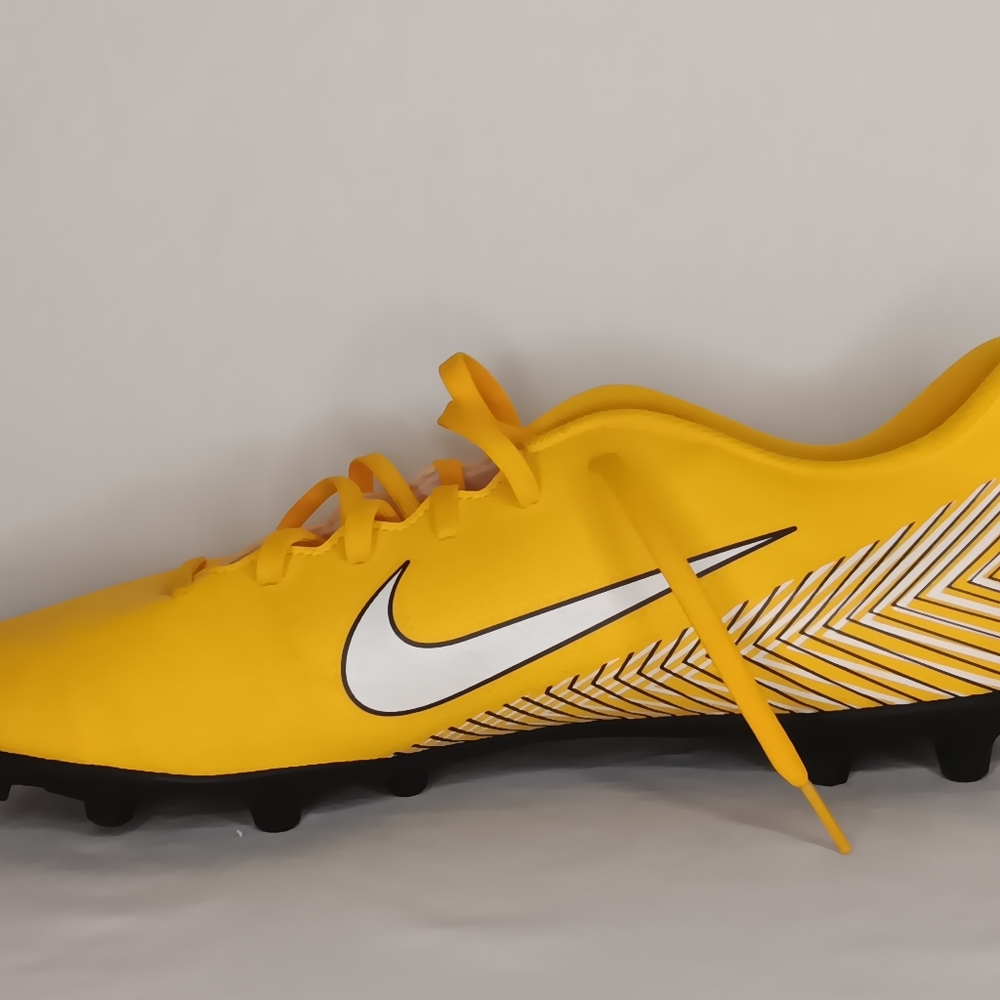 Nike - Picture 3 of 8